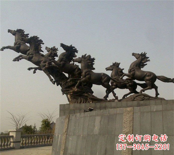 盐城八匹奔马铜雕