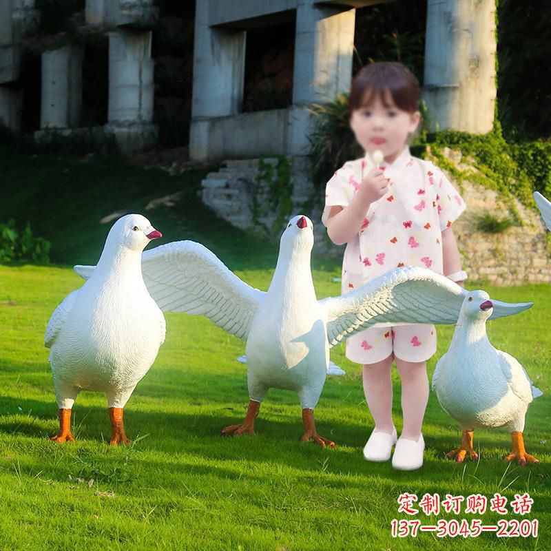 盐城北京街头雕塑少女与和平鸽