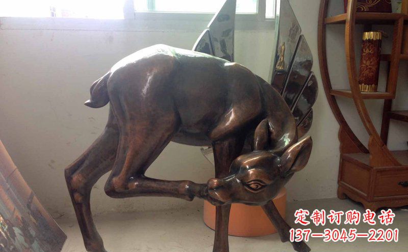 盐城玻璃钢小鹿仿铜动物雕塑