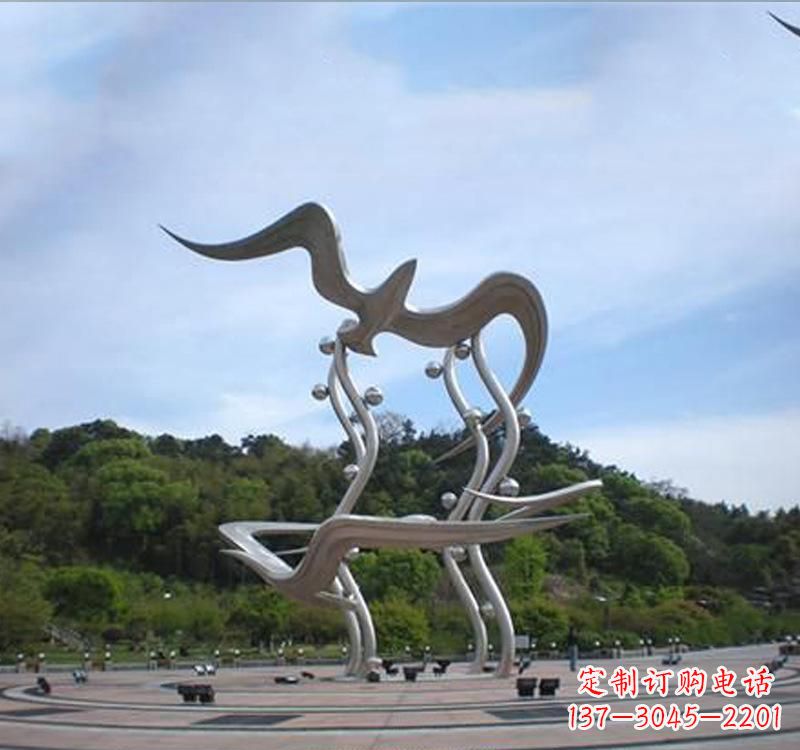 盐城大雁展翅飞越城市圆环