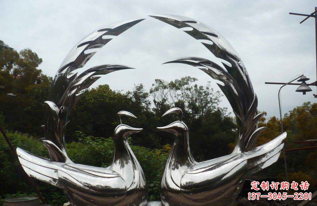 盐城不锈钢孔雀雕塑浪漫与灵动