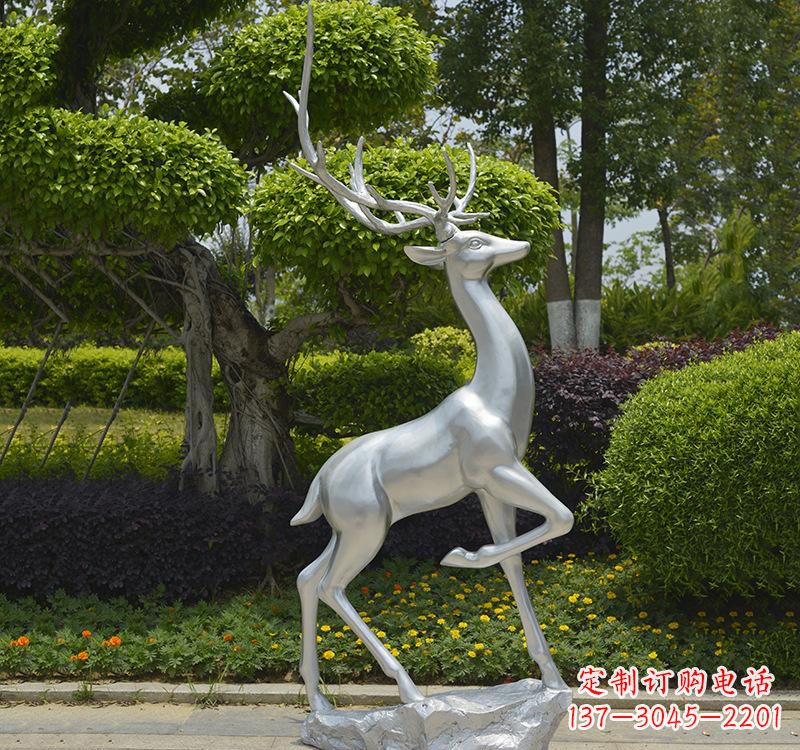 盐城不锈钢梅花鹿雕塑艺术与自然的完美结合