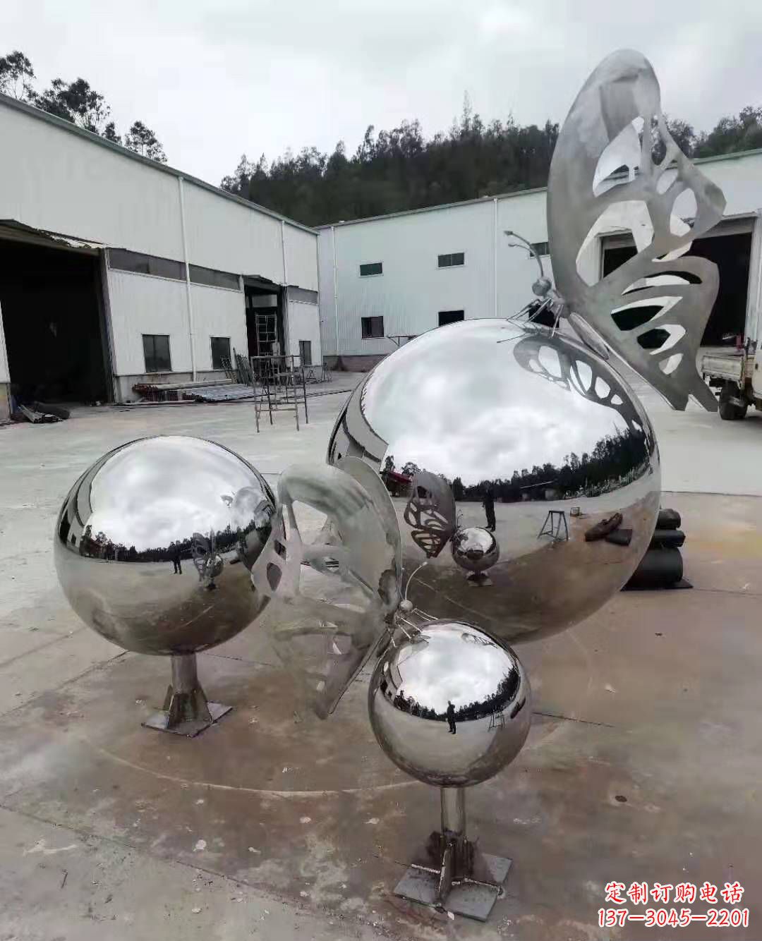盐城不锈钢蝴蝶雕塑美丽而迷人