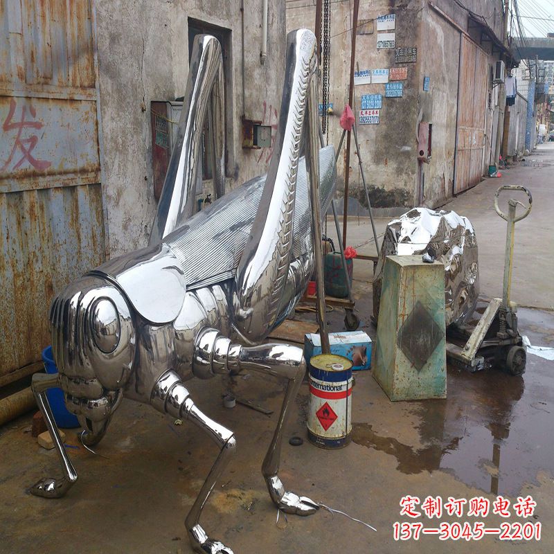 盐城不锈钢蝗虫蚂蚱雕塑