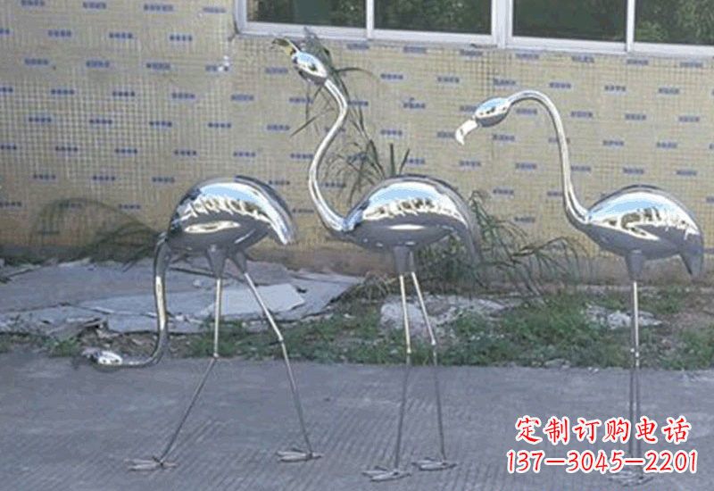 盐城不锈钢火烈鸟雕塑给人以美好的视觉享受