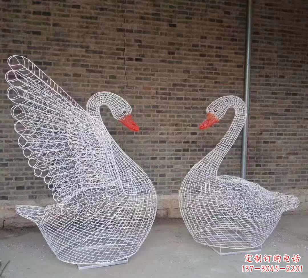 盐城不锈钢镂空天鹅雕塑——美丽动人