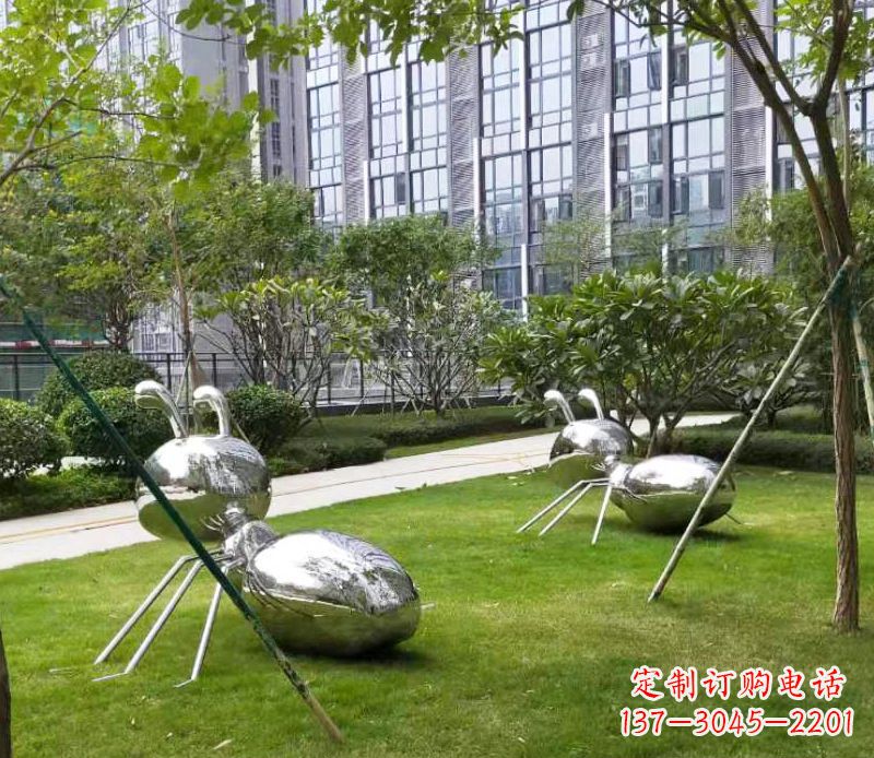 盐城不锈钢小区的蚂蚁雕塑