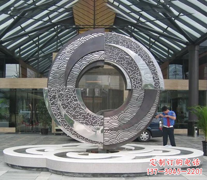 盐城不锈钢圆环雕塑,点缀酒店空间