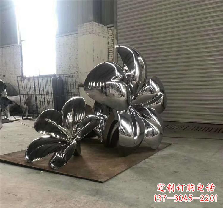 盐城不锈钢植物镜面荷花雕塑——艺术的精美结晶