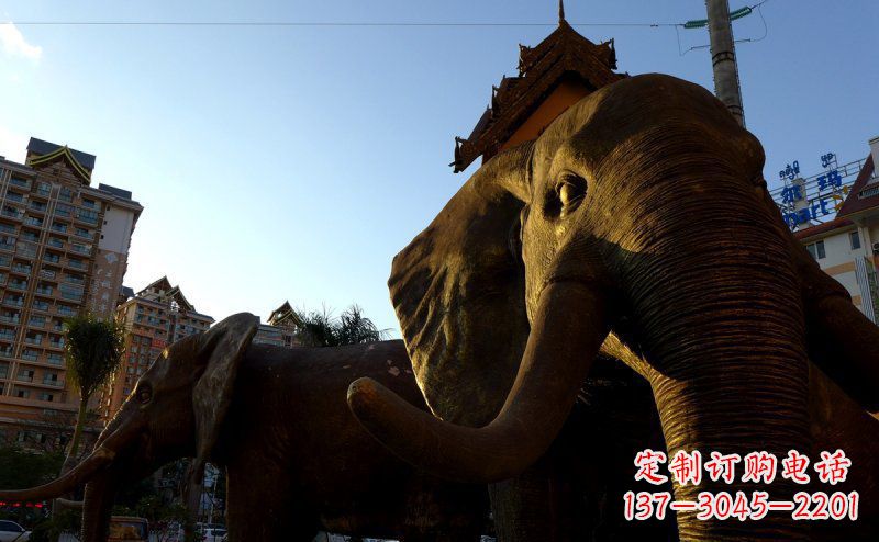 盐城步行街上的大象雕塑——给街道带来活力