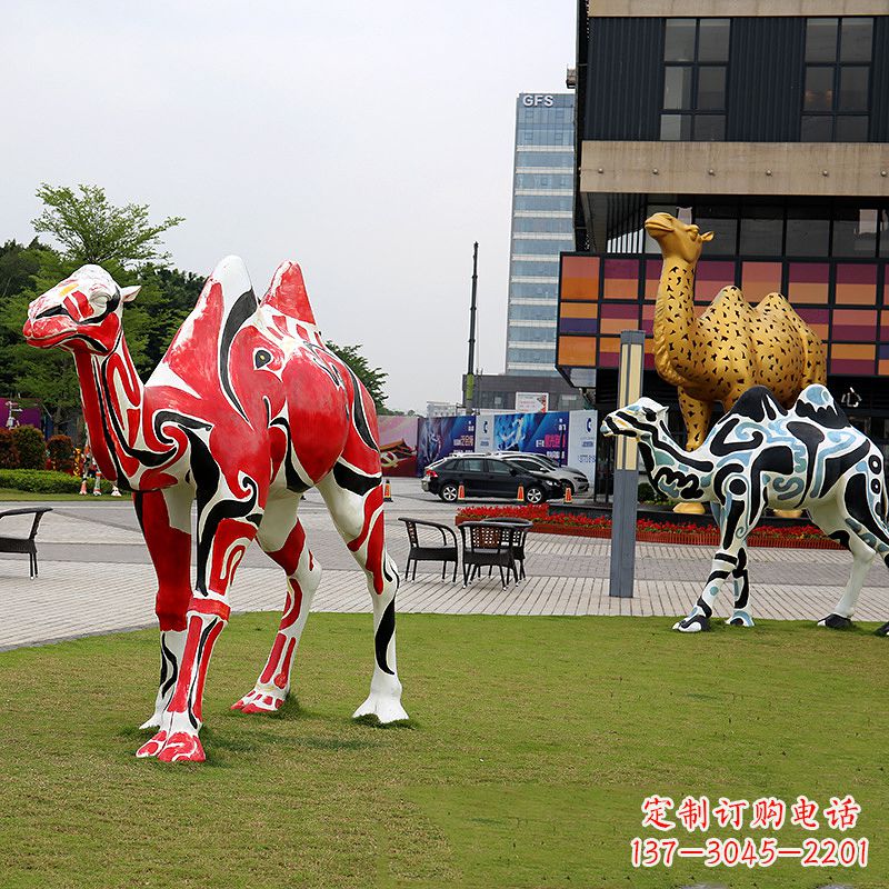 盐城彩绘骆驼不锈钢雕塑城市园林的精美装饰