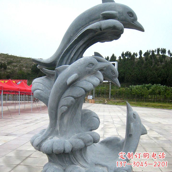 盐城海豚雕塑凝聚着美丽与动感