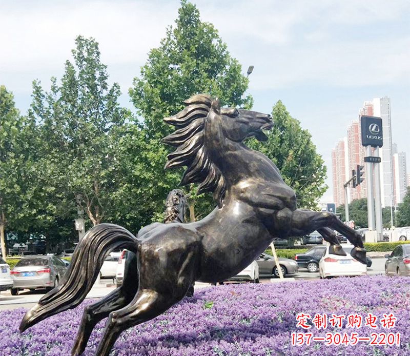 盐城公园奔马铜雕