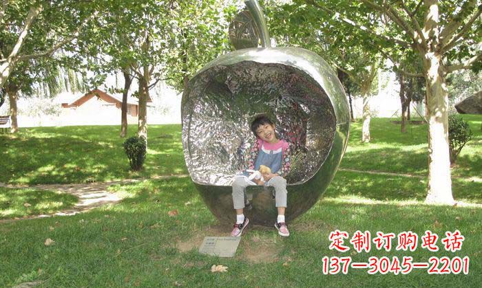 盐城精致雕刻不锈钢苹果座椅雕塑
