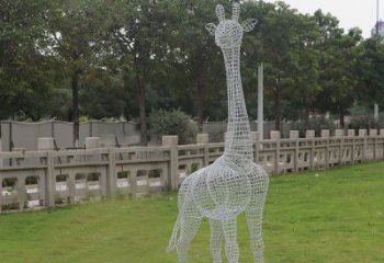 盐城浪漫活力·不锈钢镂空长颈鹿雕塑