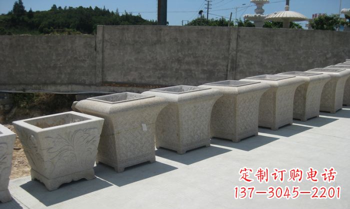 盐城大理石花盆石雕 – 在公园展现精美自然风貌