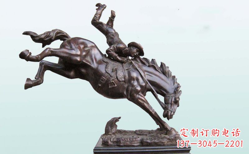 盐城公园驯马的人物景观铜雕