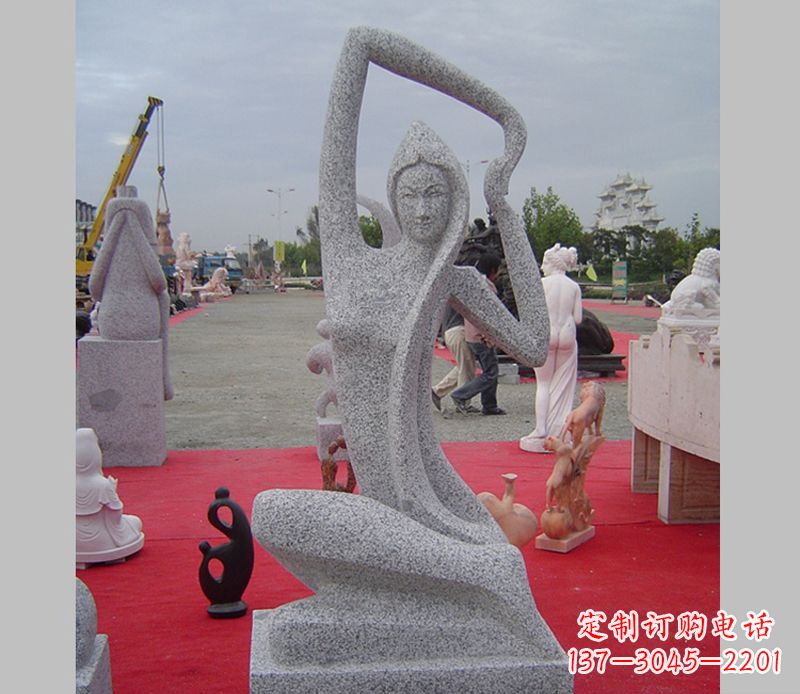 盐城公园瑜伽美女石雕