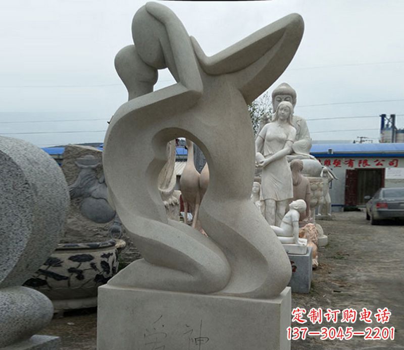 盐城情侣石雕:给浪漫爱情永恒的礼物