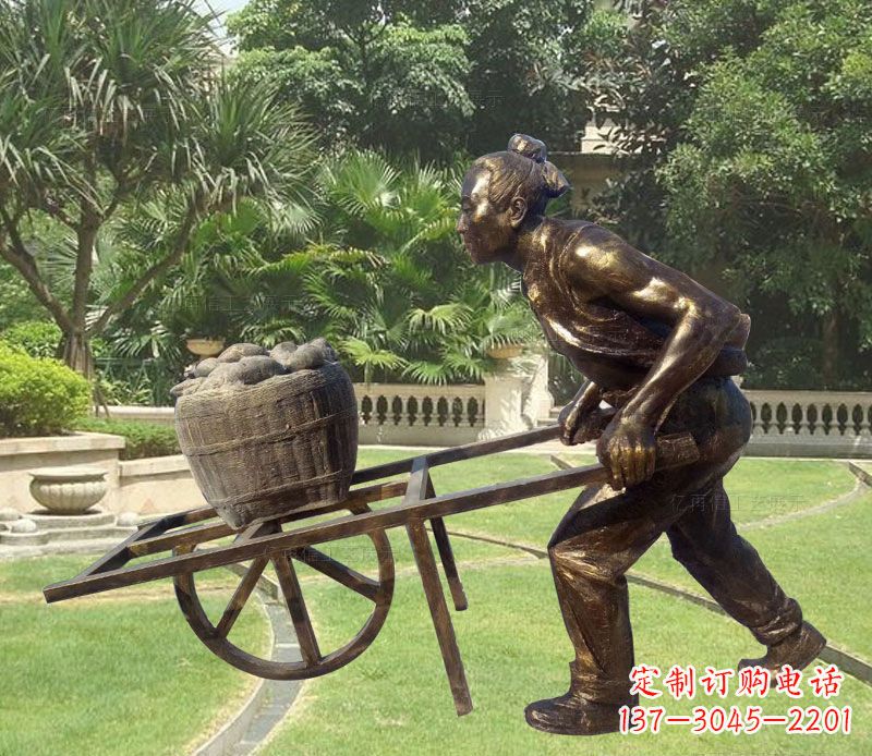 盐城推独轮车的古人铜雕