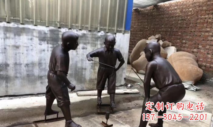 盐城玩陀螺人物铜雕 (2)