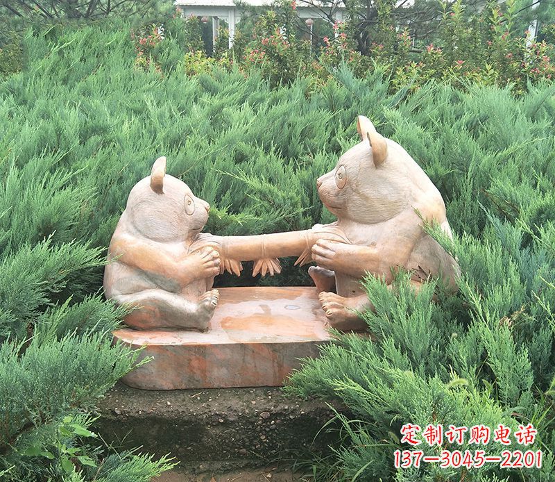 盐城晚霞红熊猫母子石雕
