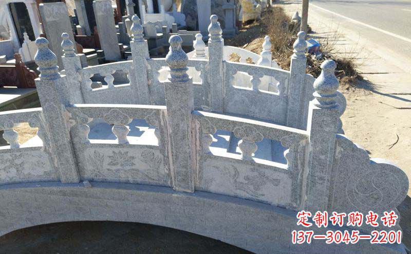 盐城小区公园大理石拱桥