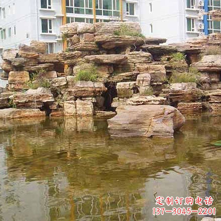盐城小区庭院假山鱼池