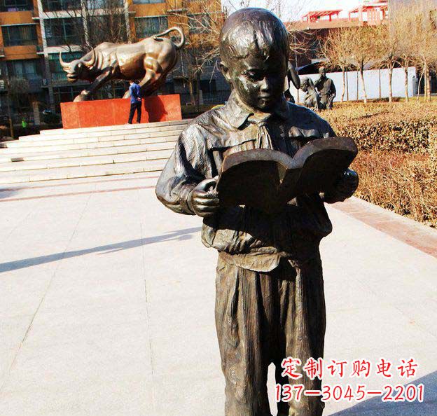 盐城校园看书的小学生人物铜雕