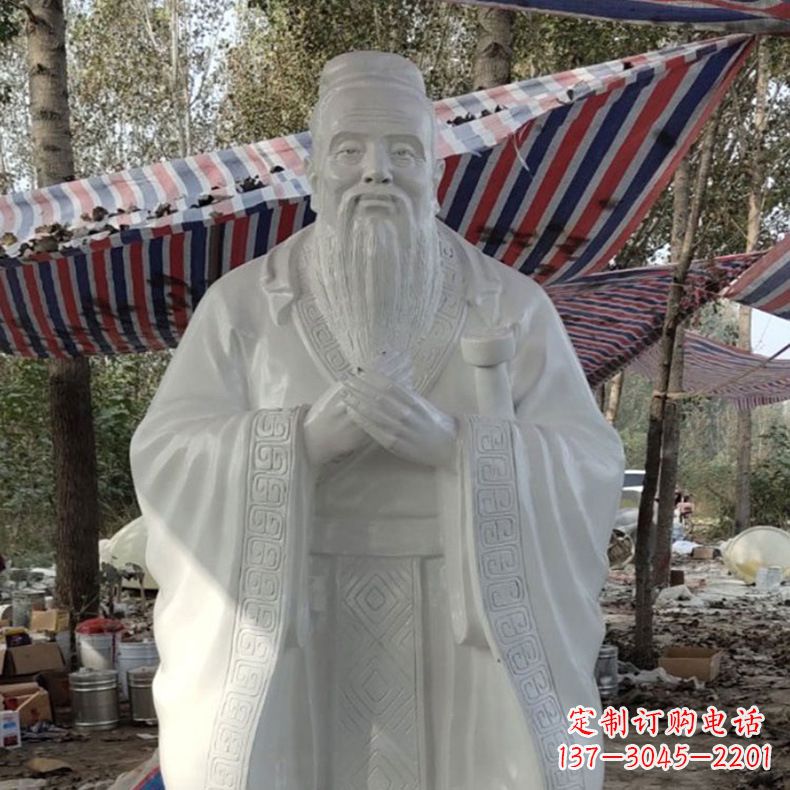 盐城校园孔子雕像