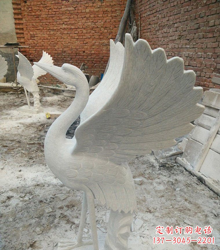 盐城展翅丹顶鹤石雕